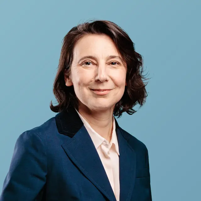 Portrait photo of Anne Carron